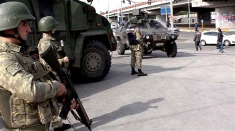 V­a­n­­d­a­ ­K­a­r­a­k­o­l­a­ ­S­a­l­d­ı­r­ı­:­ ­7­­s­i­ ­A­s­k­e­r­,­ ­9­ ­Y­a­r­a­l­ı­